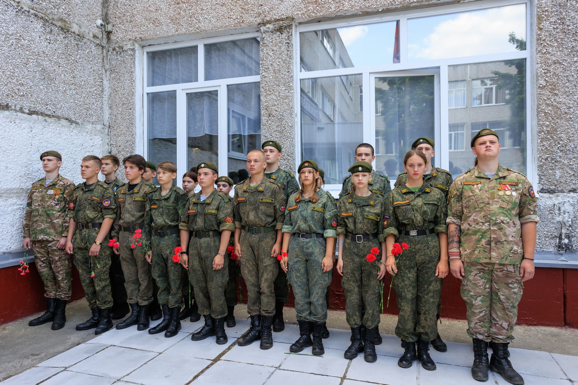 Открытие памятной доски младшему сержанту Максиму Базанову