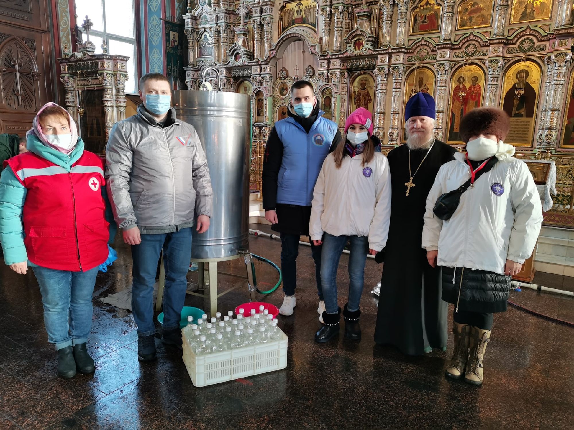 Доставка крещенской воды ветеранам в Щелкове