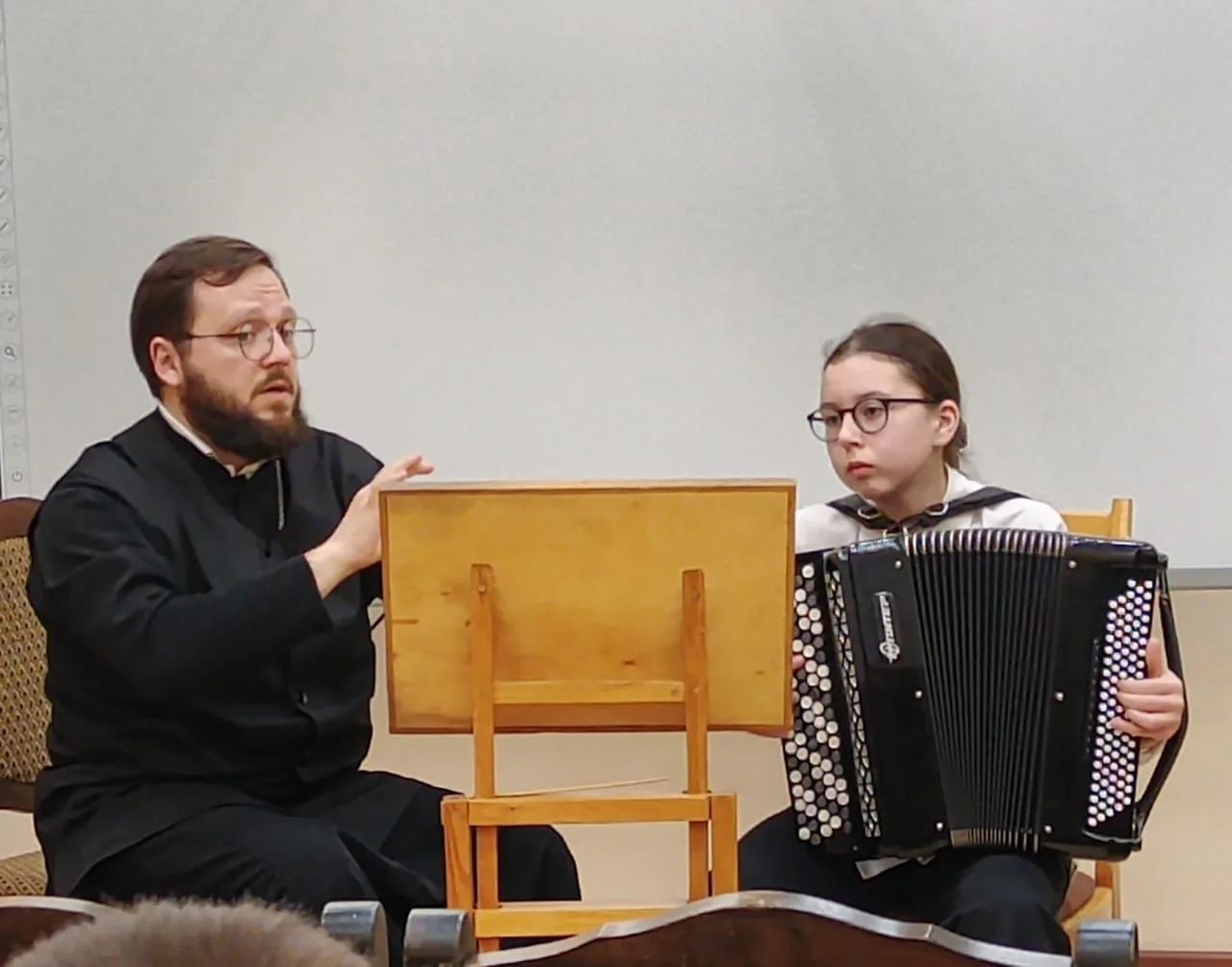 Мастер-класс по игре на баяне в детской школе искусств города Фрязино