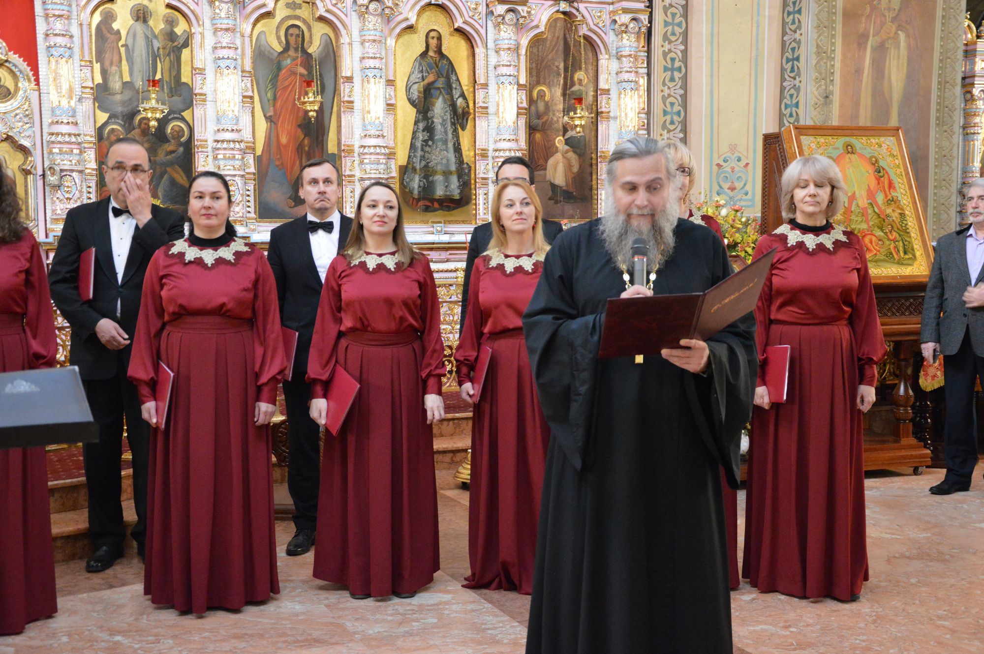 Концерт Патриаршего хора Храма Христа Спасителя в Преображенском храме микрорайона Саввино