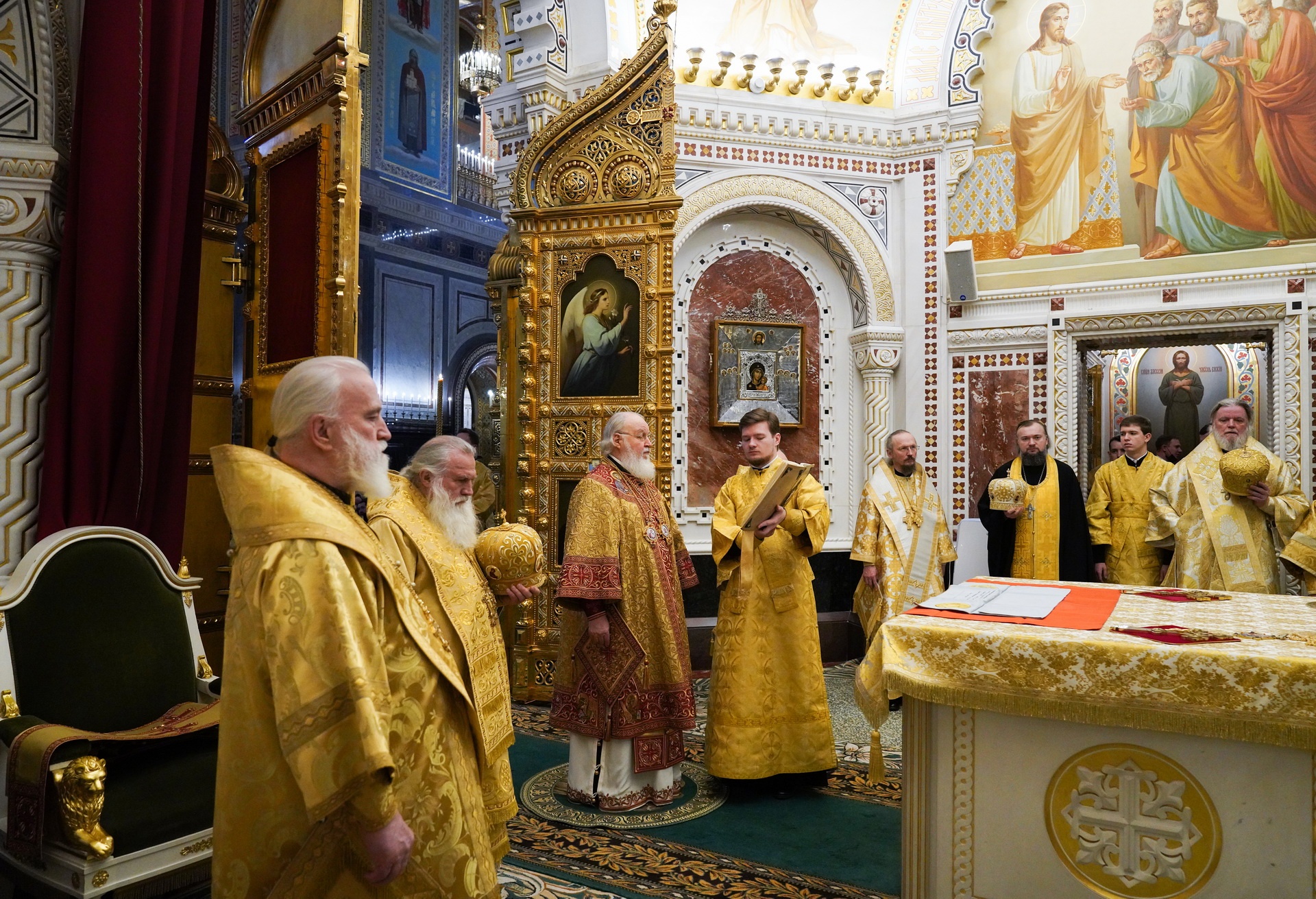 В день памяти мученицы Татианы Святейший Патриарх Кирилл совершил Литургию в Храме Христа Спасителя