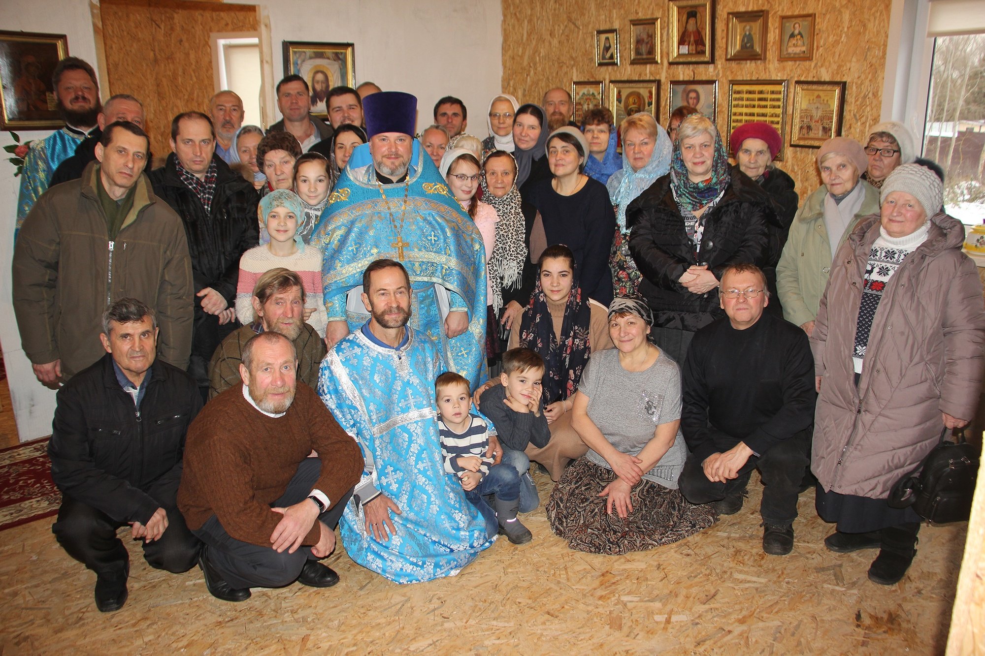 Освящение креста и первая Литургия в храме иконы Божией Матери «Боголюбская» деревни Мишнево