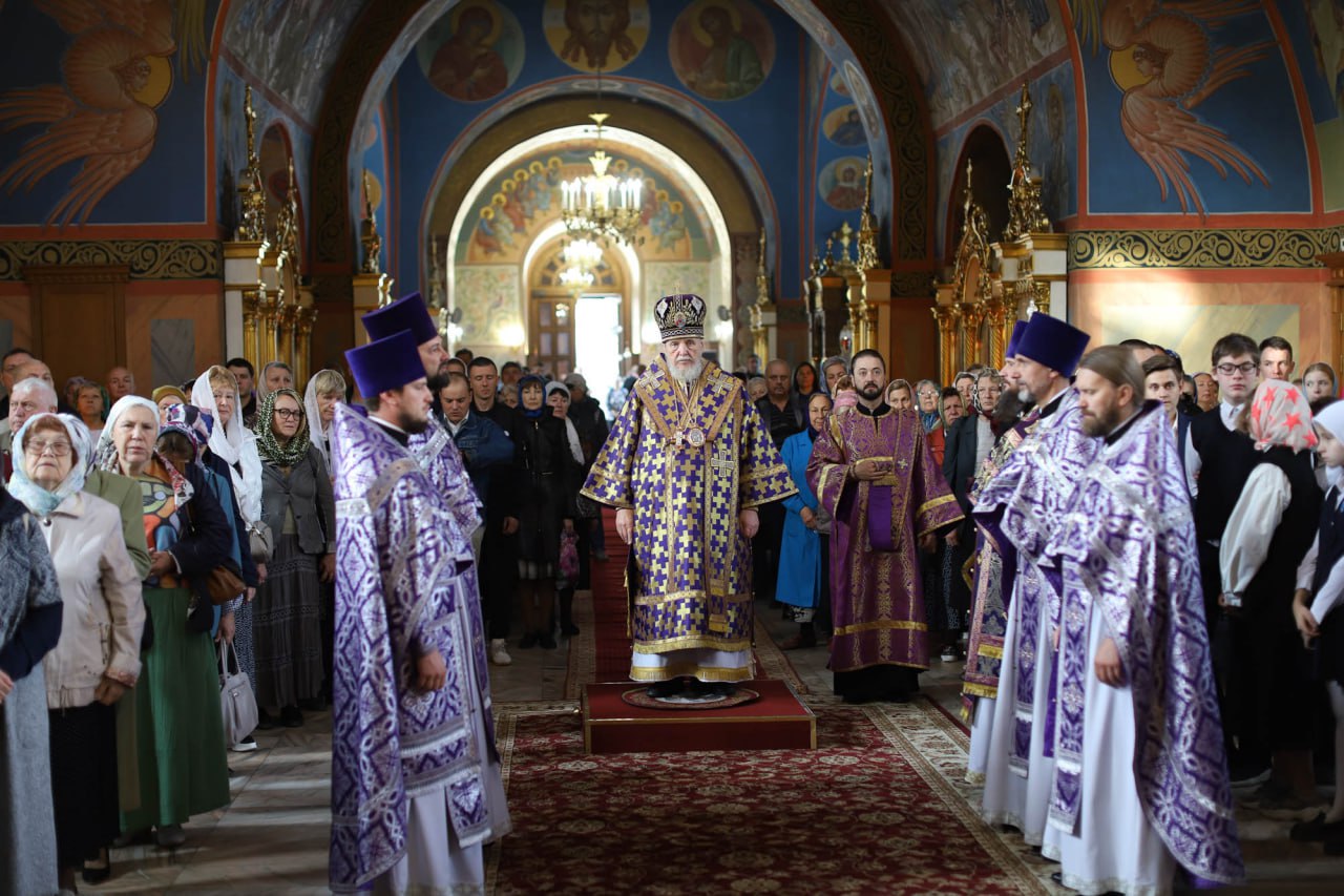 Архиерейское богослужение в Богоявленском соборе Ногинска