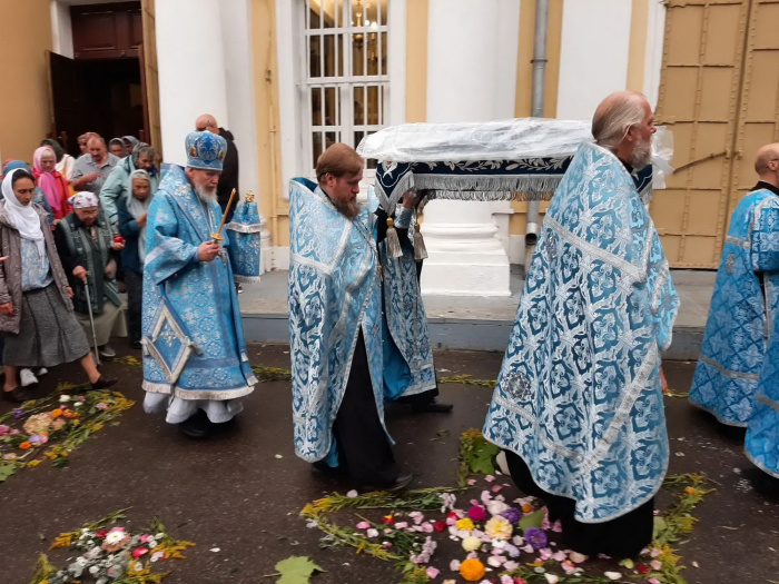 Чин погребения Пресвятой Богородицы в Преображенском кафедральном соборе Балашихи