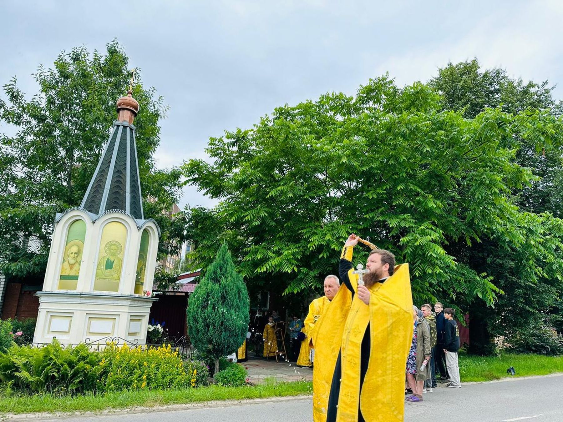 Водосвятный молебен у Петропавловской часовни в Павловском Посаде