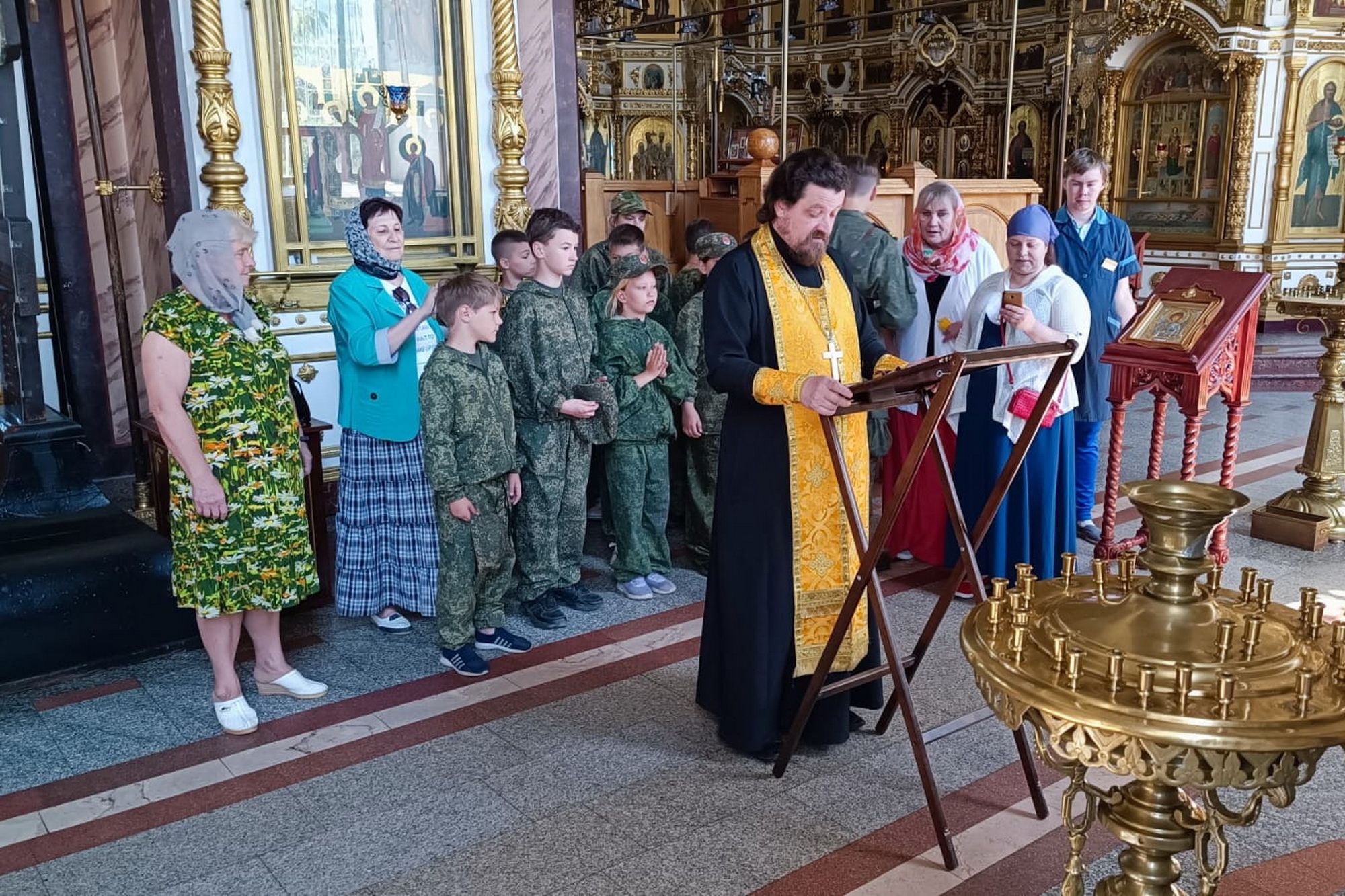 Кадеты в Богородицерождественском соборе Орехово-Зуева