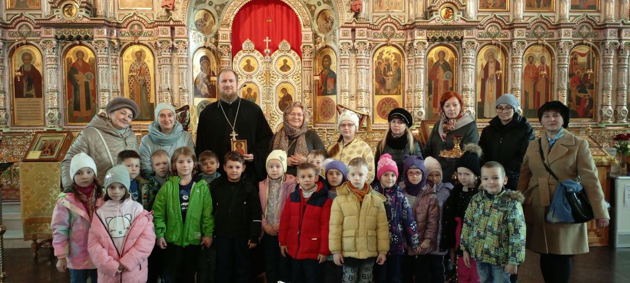 Экскурсия дошкольников в Троицкий собор города Щёлково