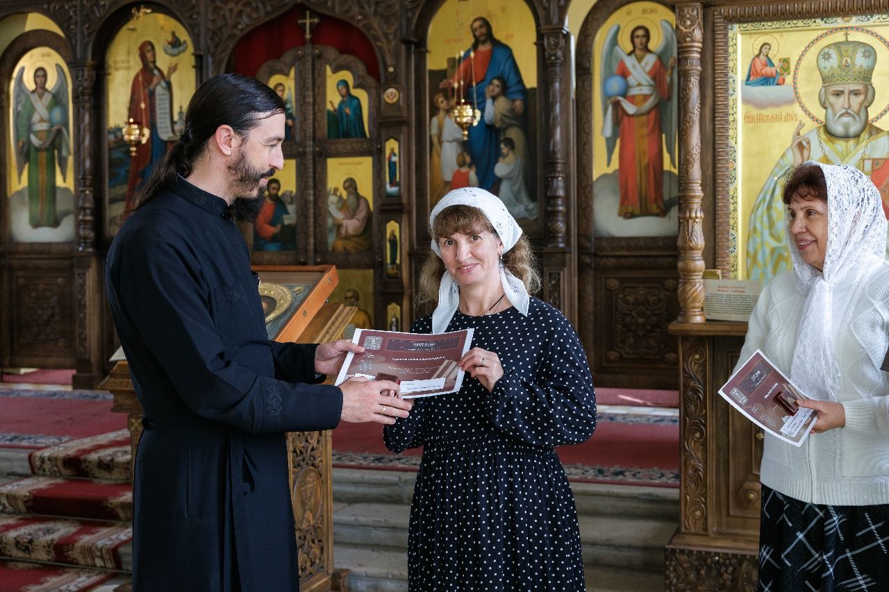 Вручение дипломов и значков участникам акции «Библия за год» в Орехово-Зуеве