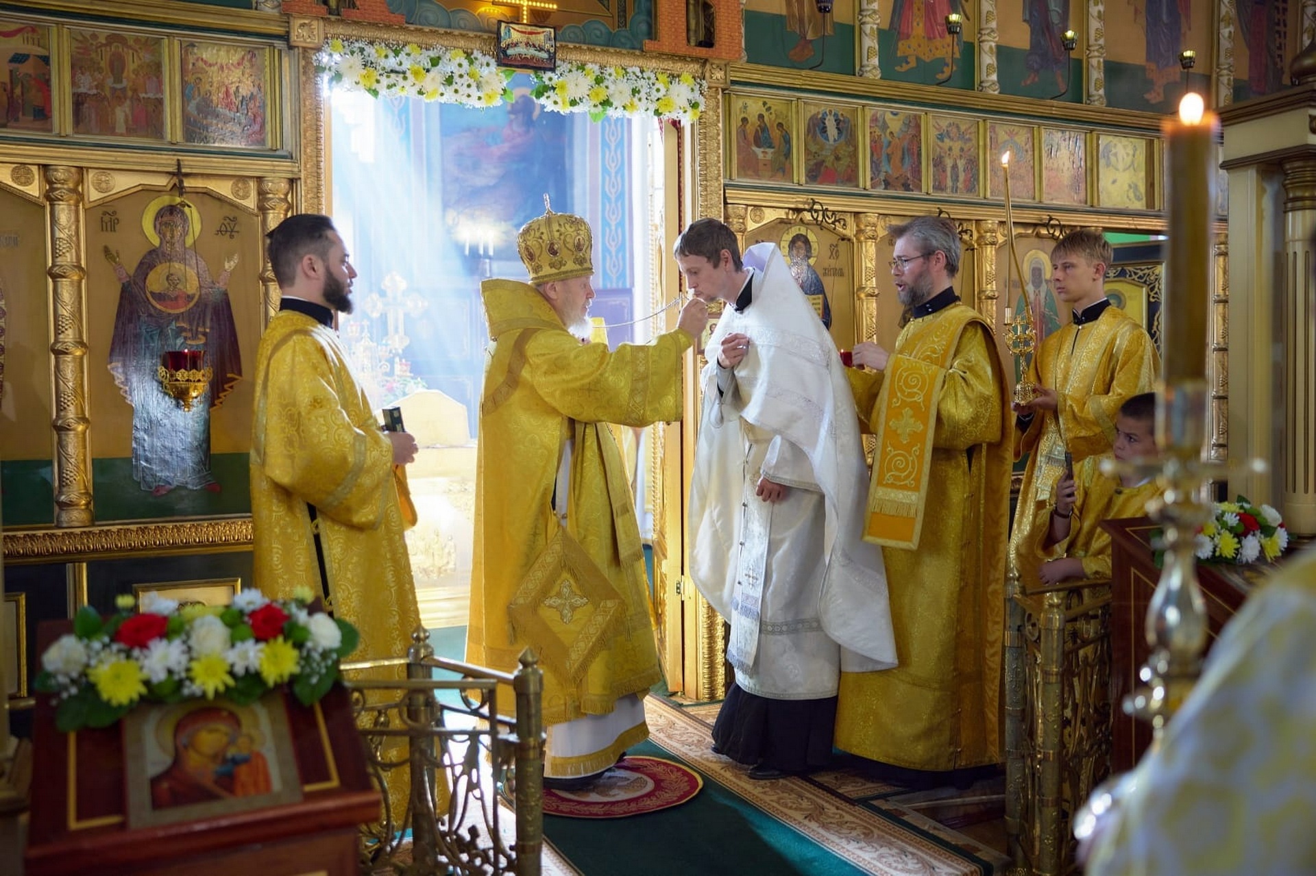 Архиерейское богослужение в Иоанно-Богословском храме г. Ликино-Дулёво 