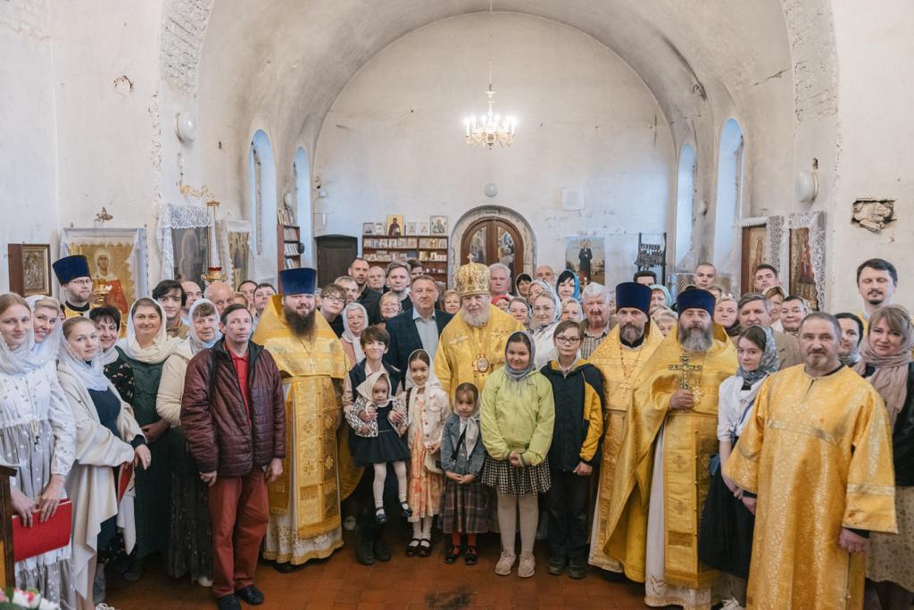 Архиерейское богослужение в Троицком храме деревни Аверкиево