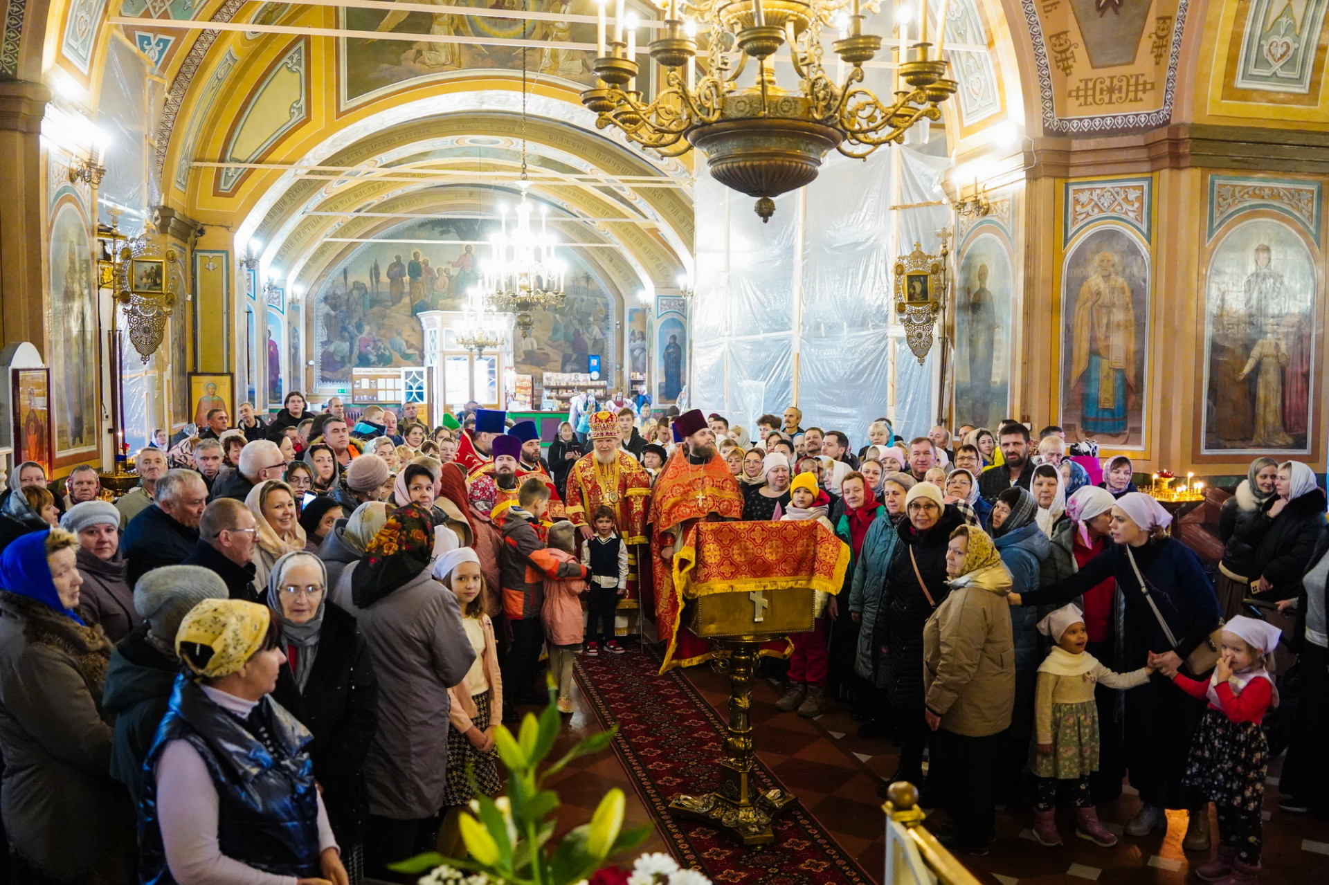 Архиерейское богослужение в Пятницком храме села Туголес 