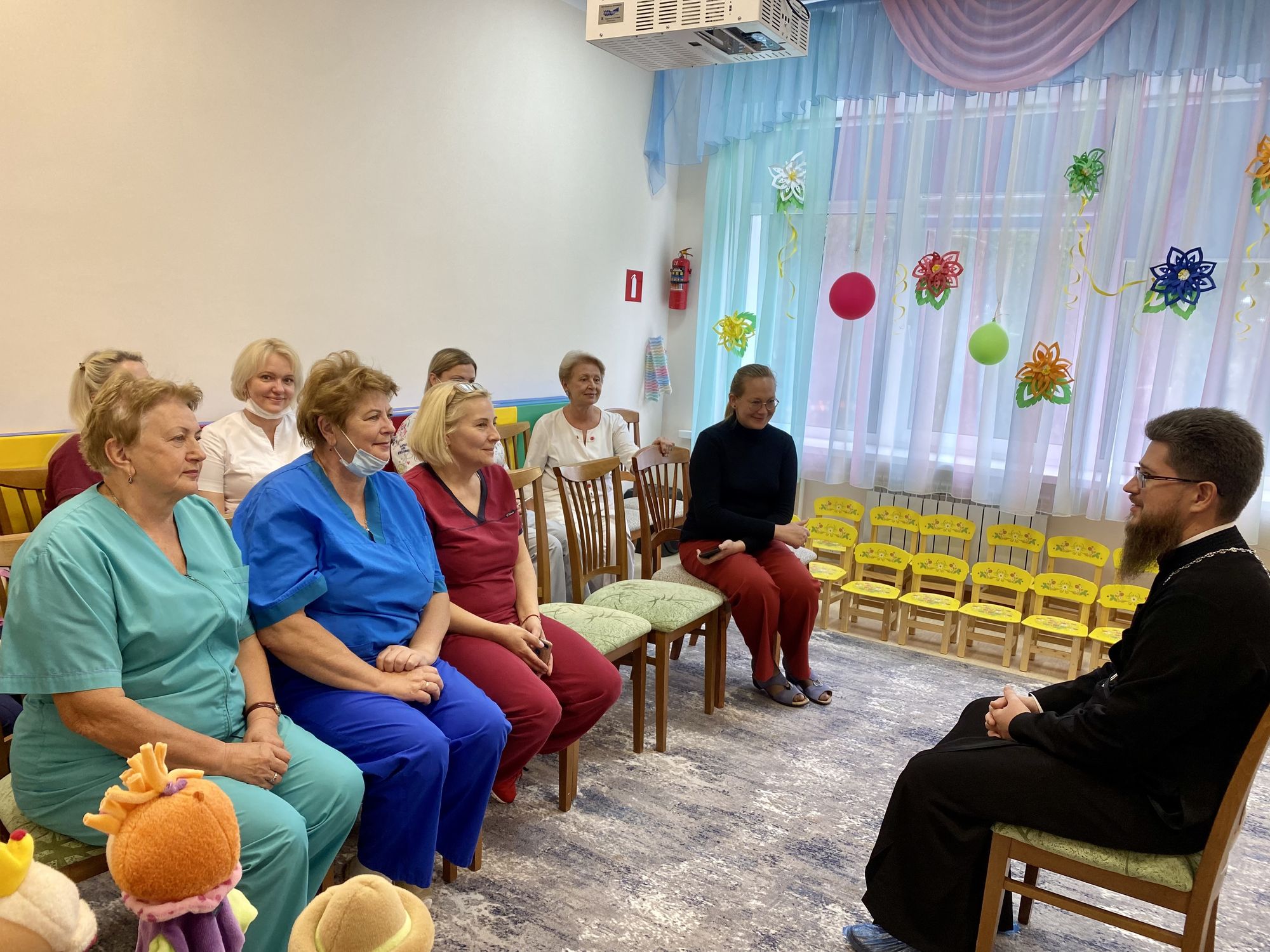 Встреча священника с сотрудниками дома ребёнка г. Фрязино