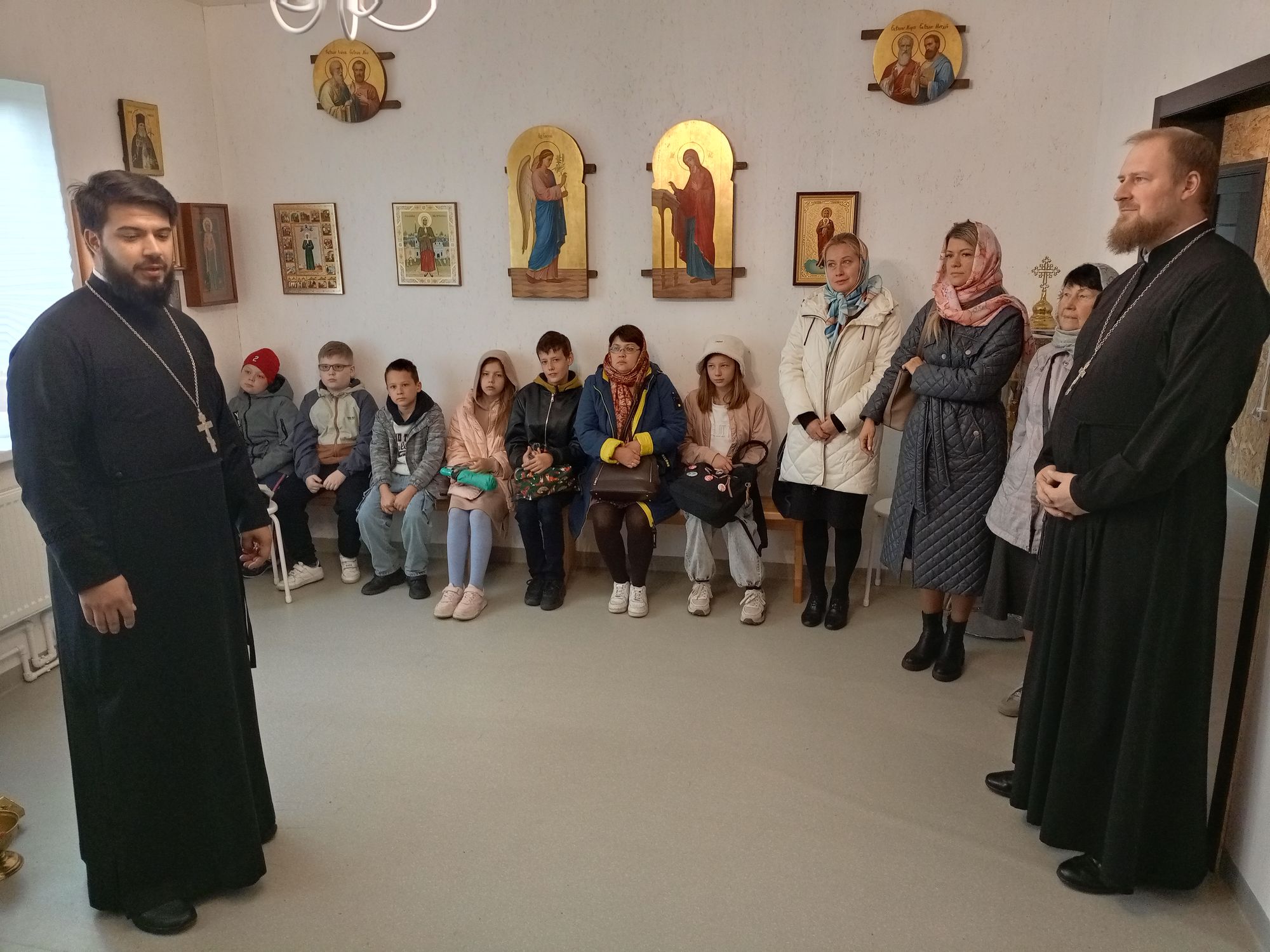 Посещение просфорни при храме святого мученика Иоанна Воина деревни Никифорово учащимися Алексиевской гимназии