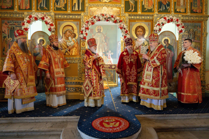 Божественная литургия в Светлый Понедельник в Коломне