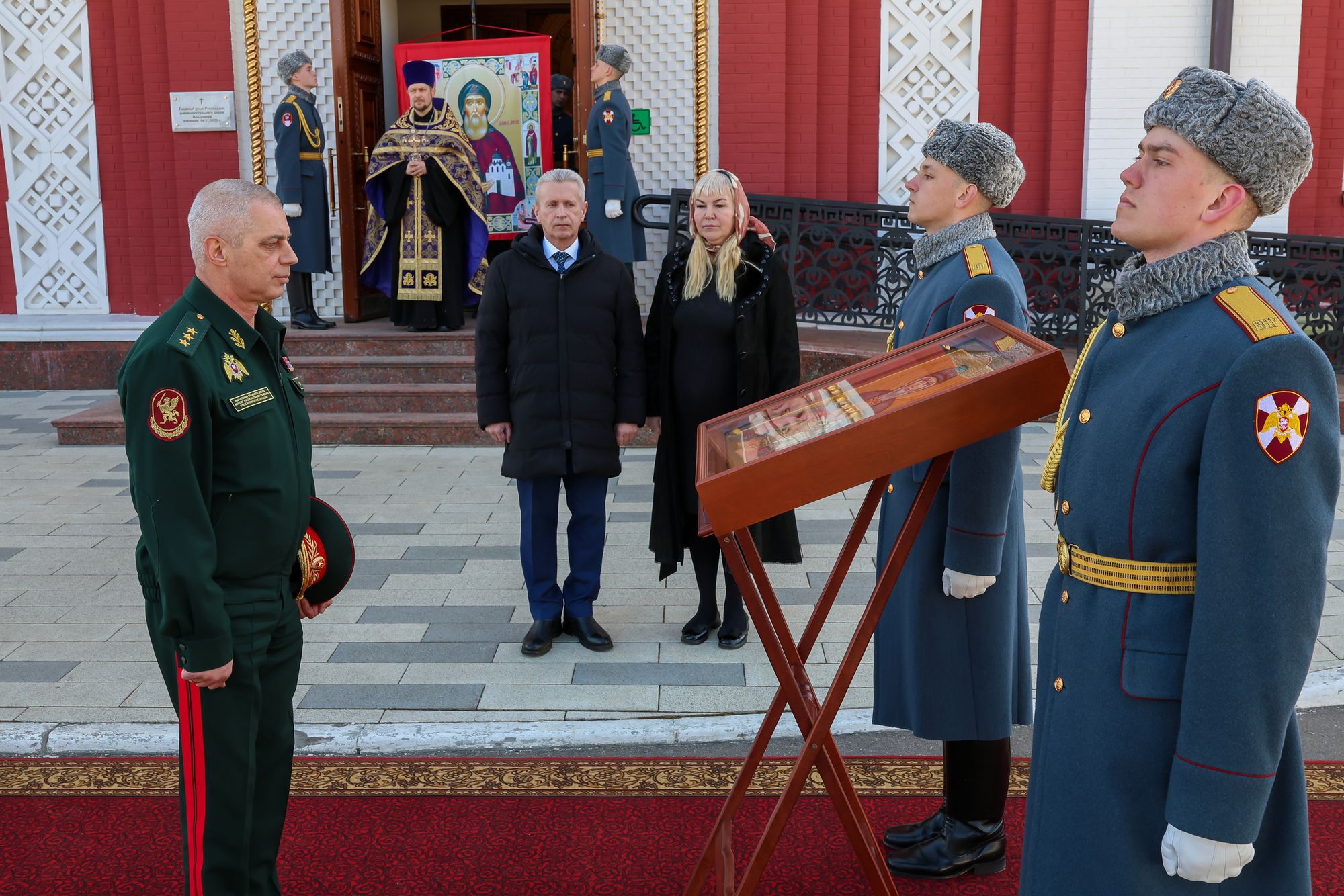 Передача иконы святого благоверного князя Даниила Московского в главный храм Росгвардии