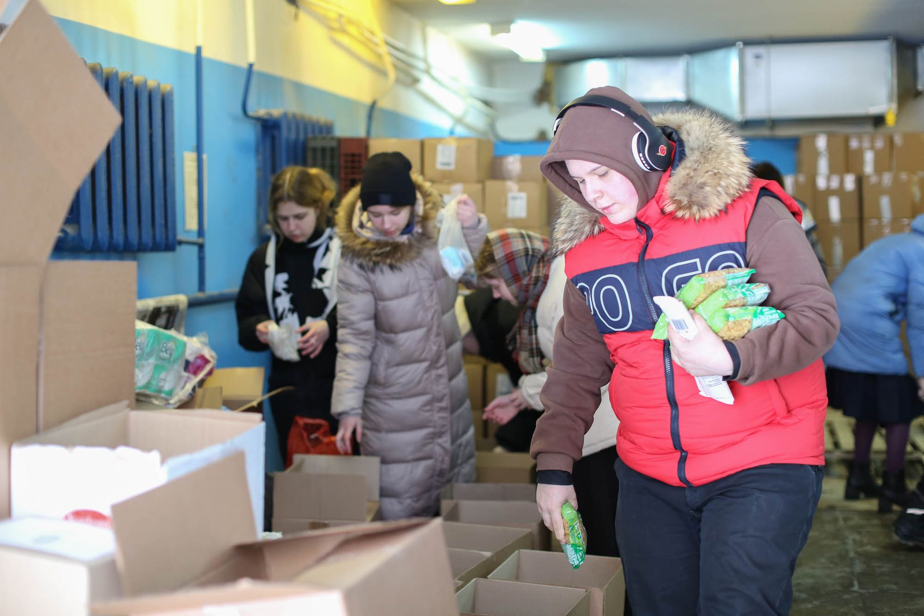 Православные гимназисты приняли участие в сборе помощи для жителей Донбасса