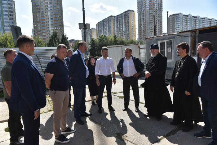 Рабочее совещание в строящемся Кирилло-Мефодиевском храме Балашихи