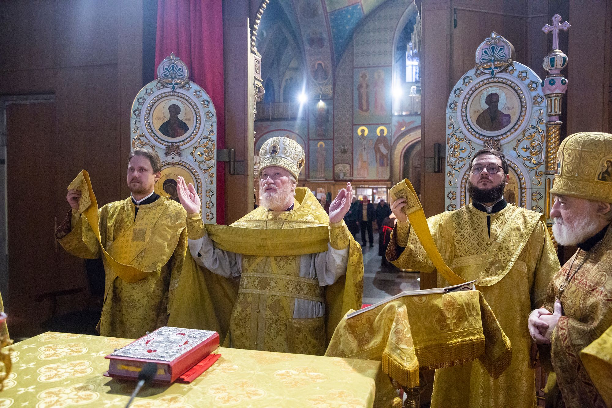 Праздничное богослужение в Троицком соборе города Щёлково