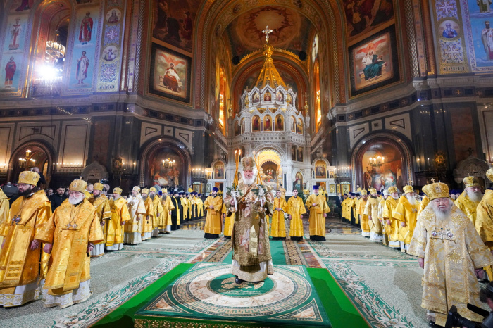 Великая вечерня в Храме Христа Спасителя