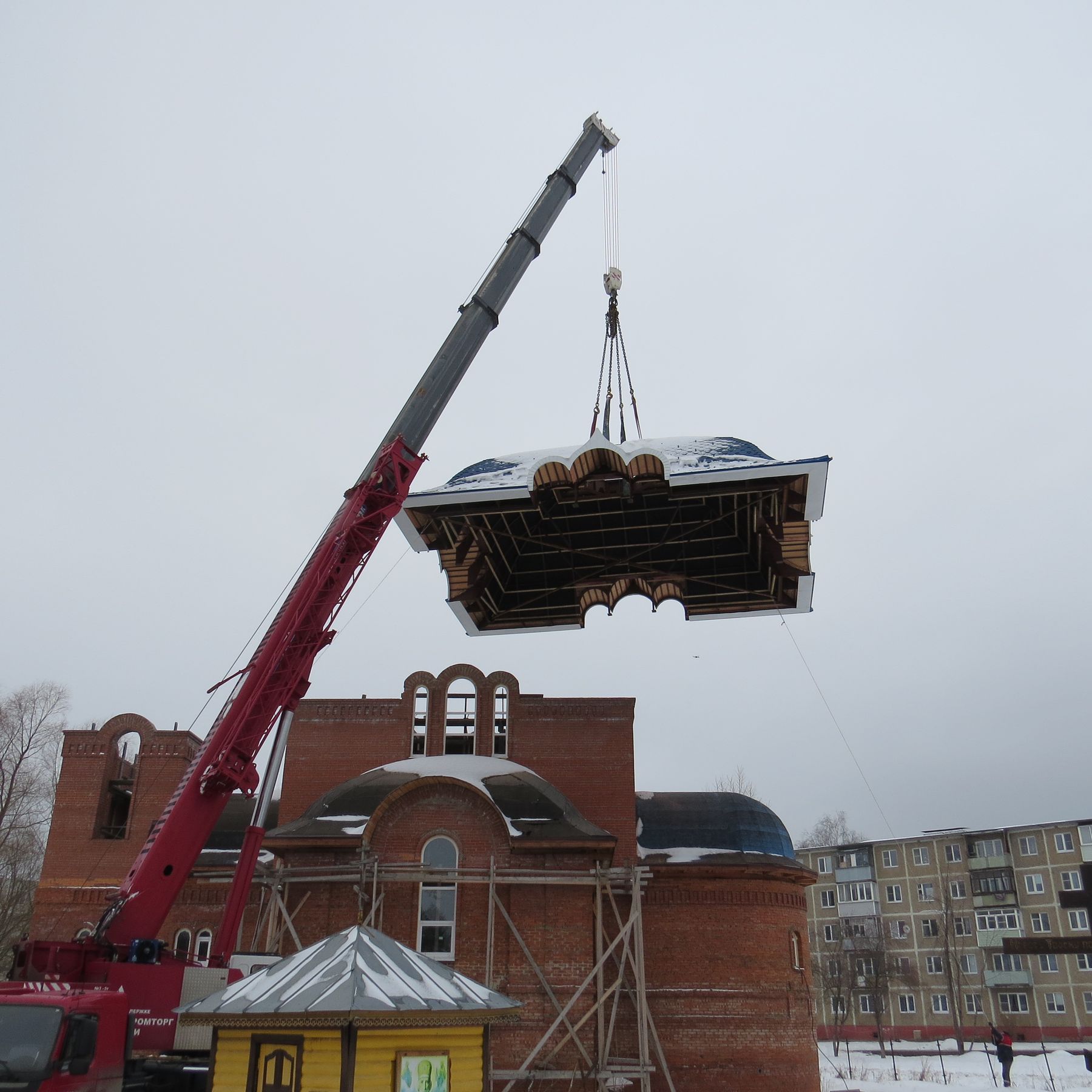 Установка купола и креста в Давыдово