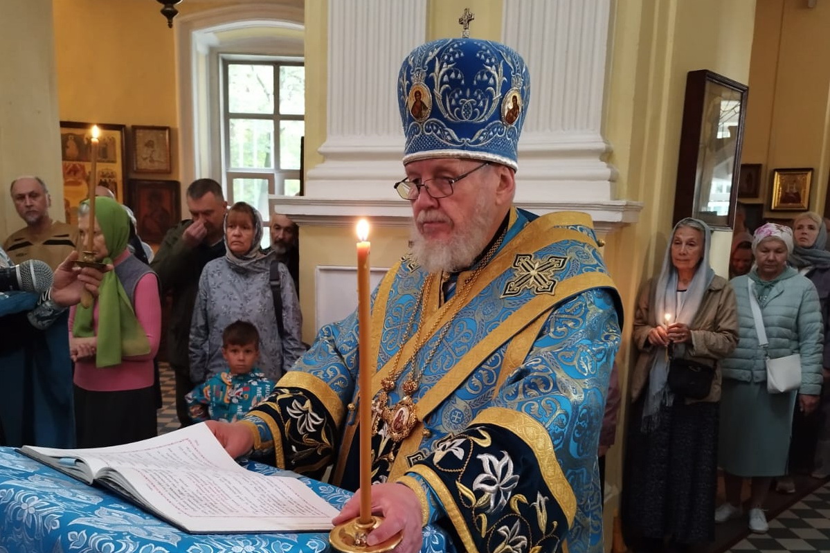 Чин погребения Пресвятой Богородицы в Преображенском кафедральном соборе Балашихи 