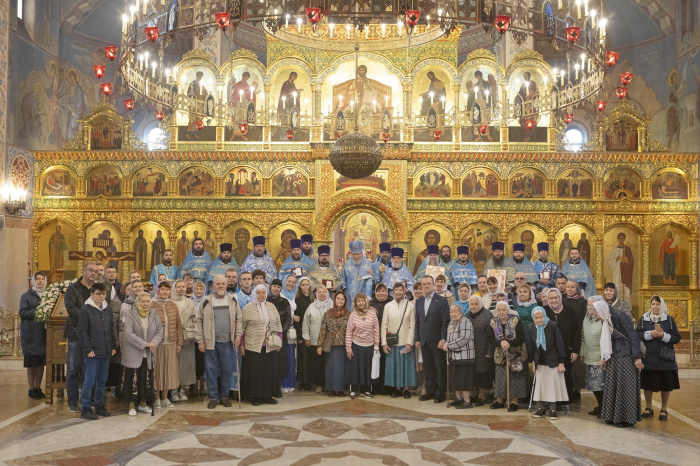 Архиерейское богослужение в Троицком храме Реутова 