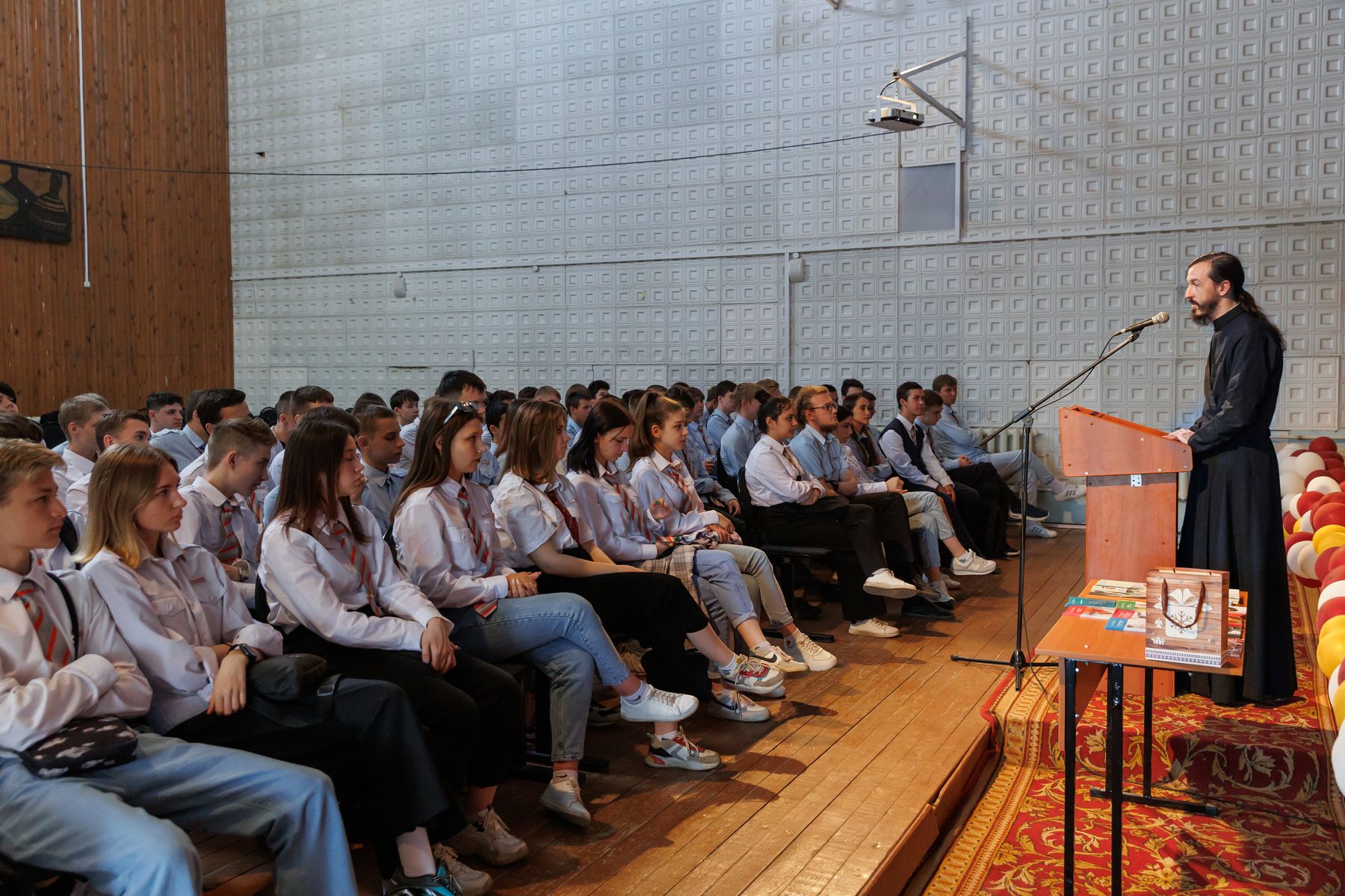 Встреча со студентами Железнодорожного техникума имени В. И. Бондаренко