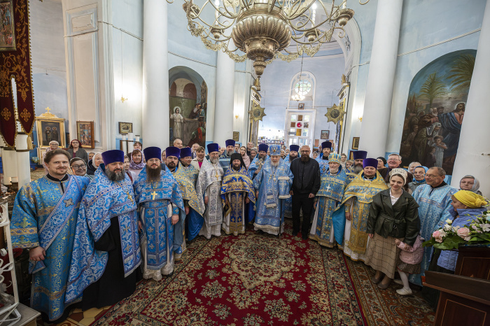Архиерейское богослужение и конференция в Гребневе