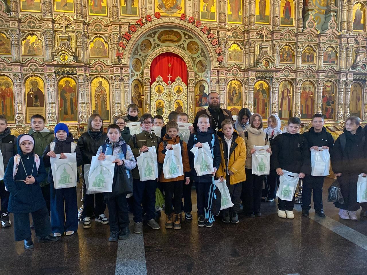 Акция «Согреем детские сердца» в Щёлковском благочинии