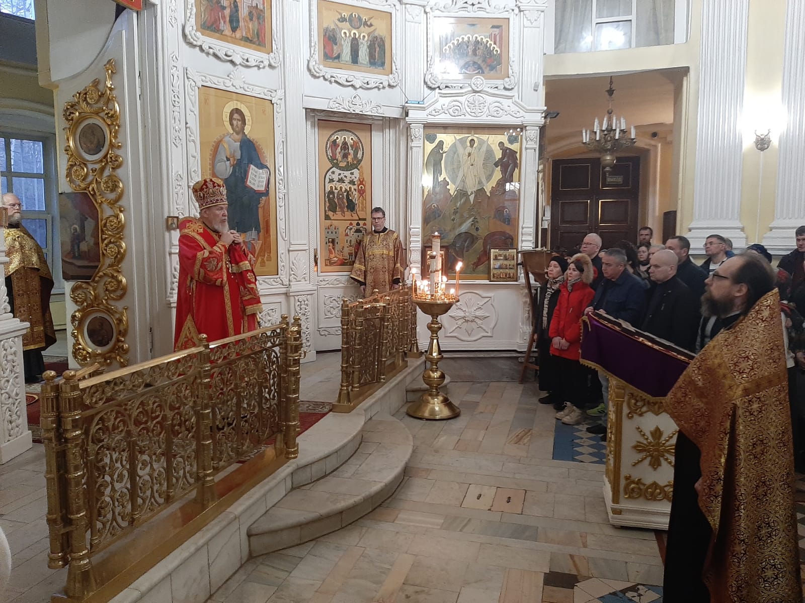 Поклонение Честному и Животворящему Кресту Господню в Преображенском кафедральном соборе Балашихи 