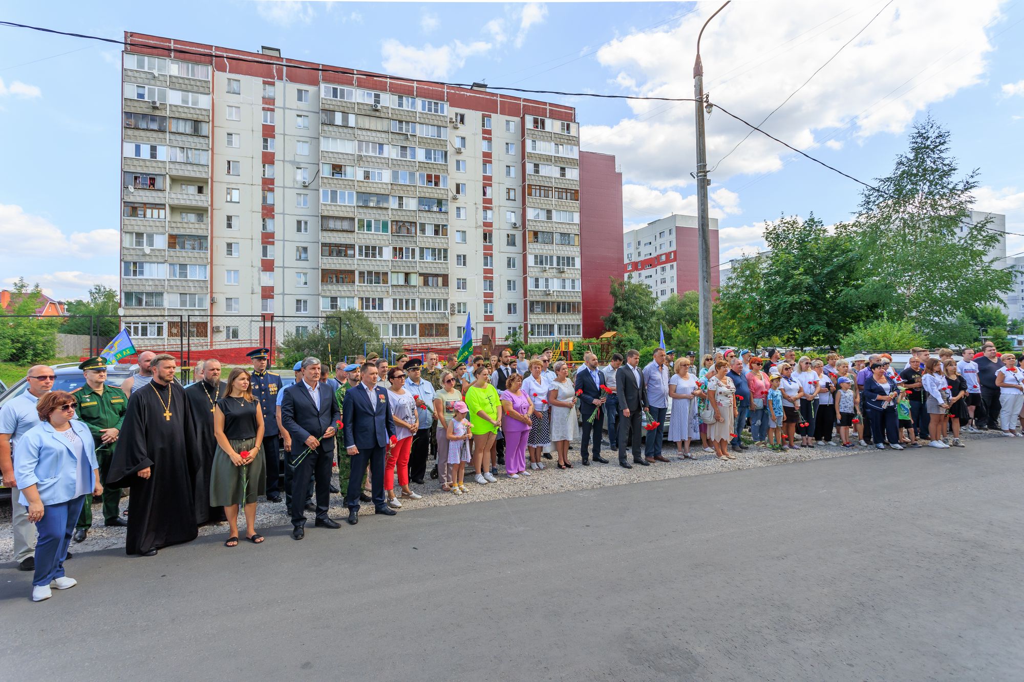 Открытие памятной доски гвардии майору Алексею Осокину