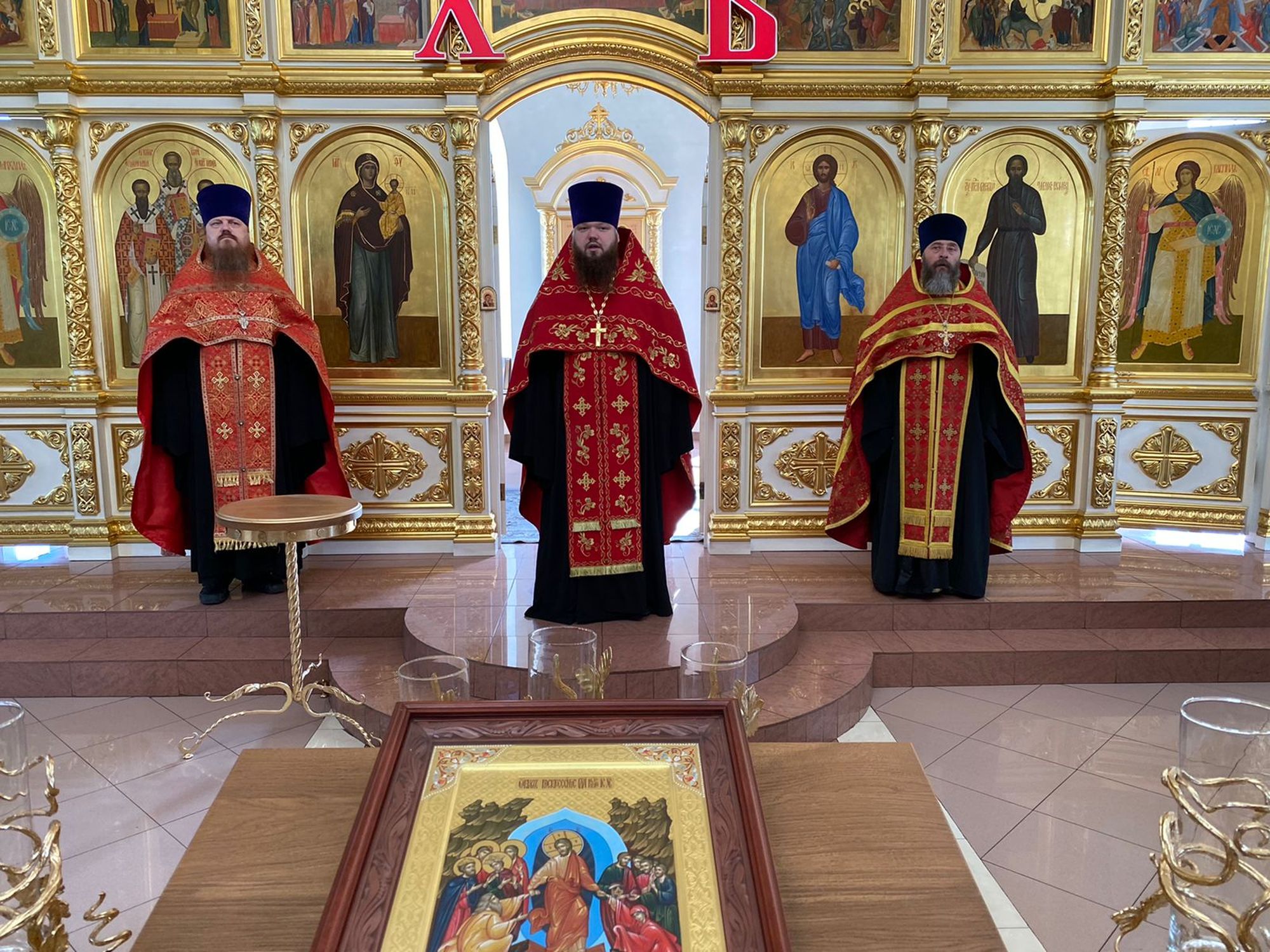 Молебен перед началом экзаменов для выпускников школ Павловского Посада