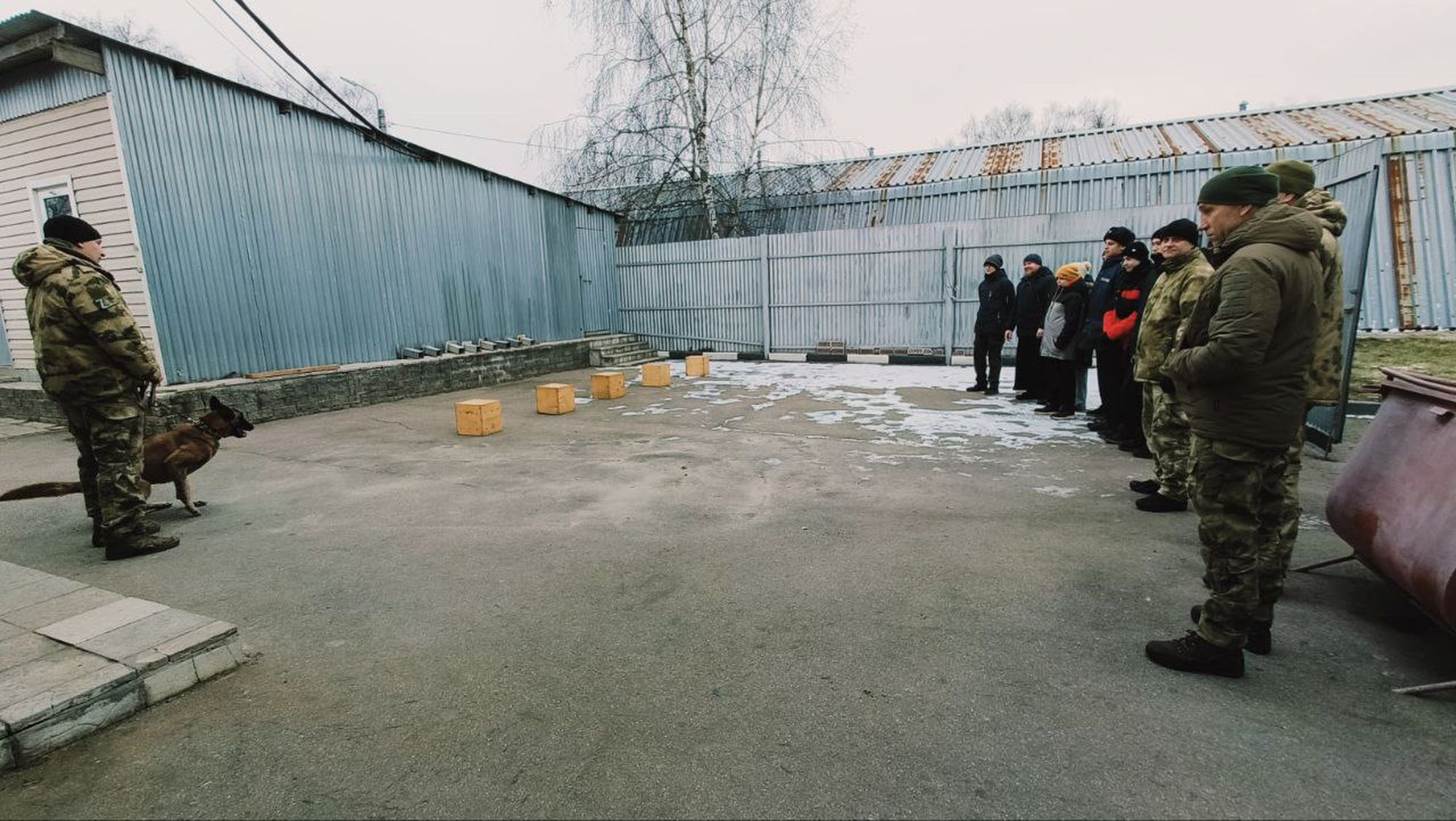 Экскурсия прихожан Покровского храма города Щёлково в спецподразделение ОМОН «Зубр»