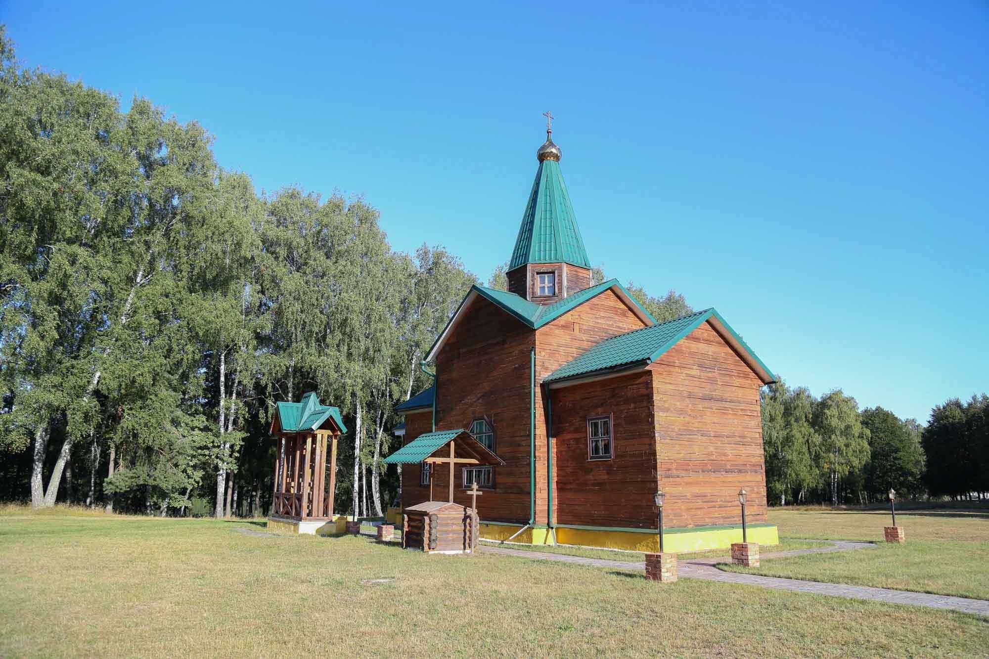 Богослужение в Александро-Невском храме на территории воинской части