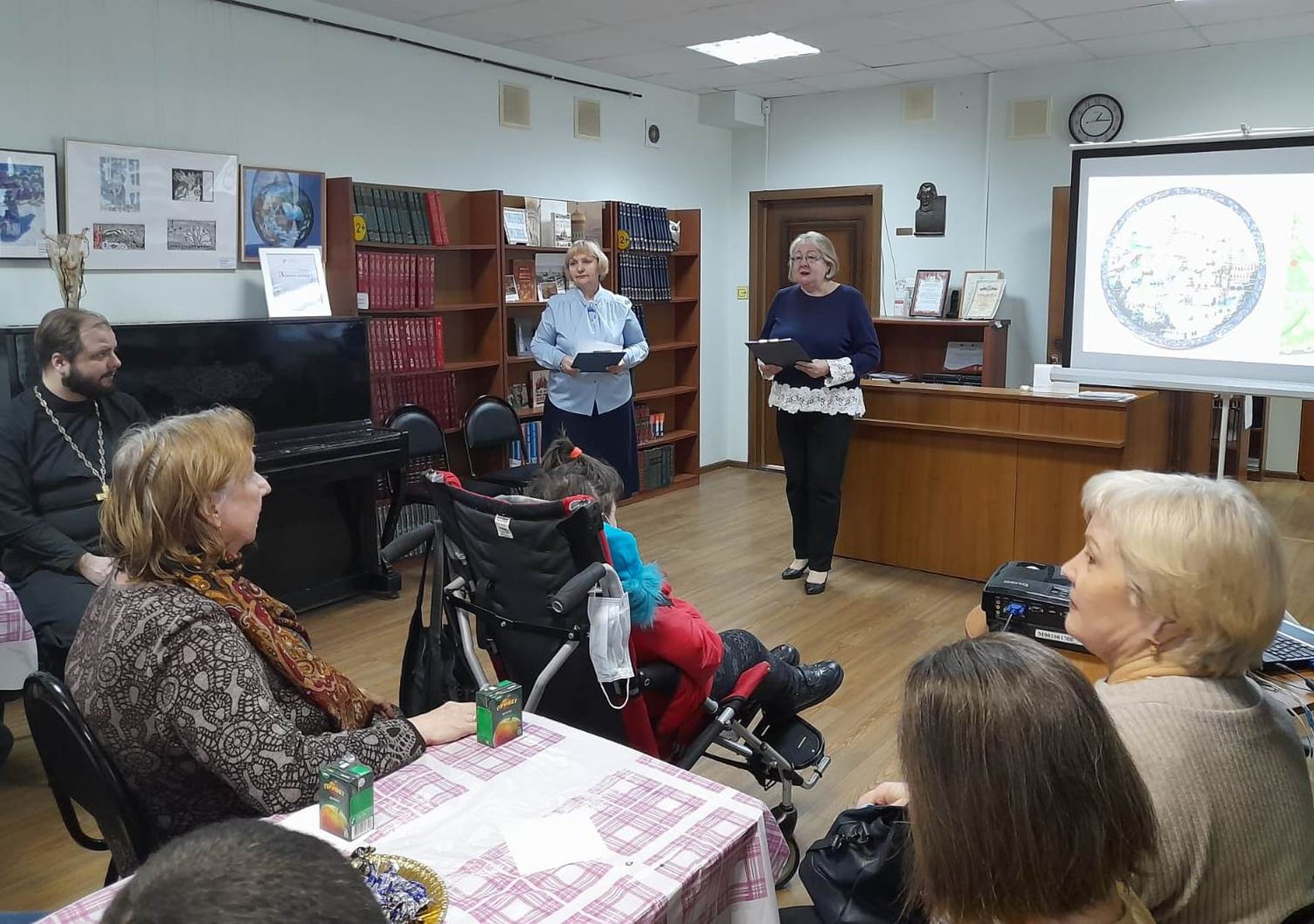 Рождественский праздник для детей из материнского центра «Взаимопомощь»