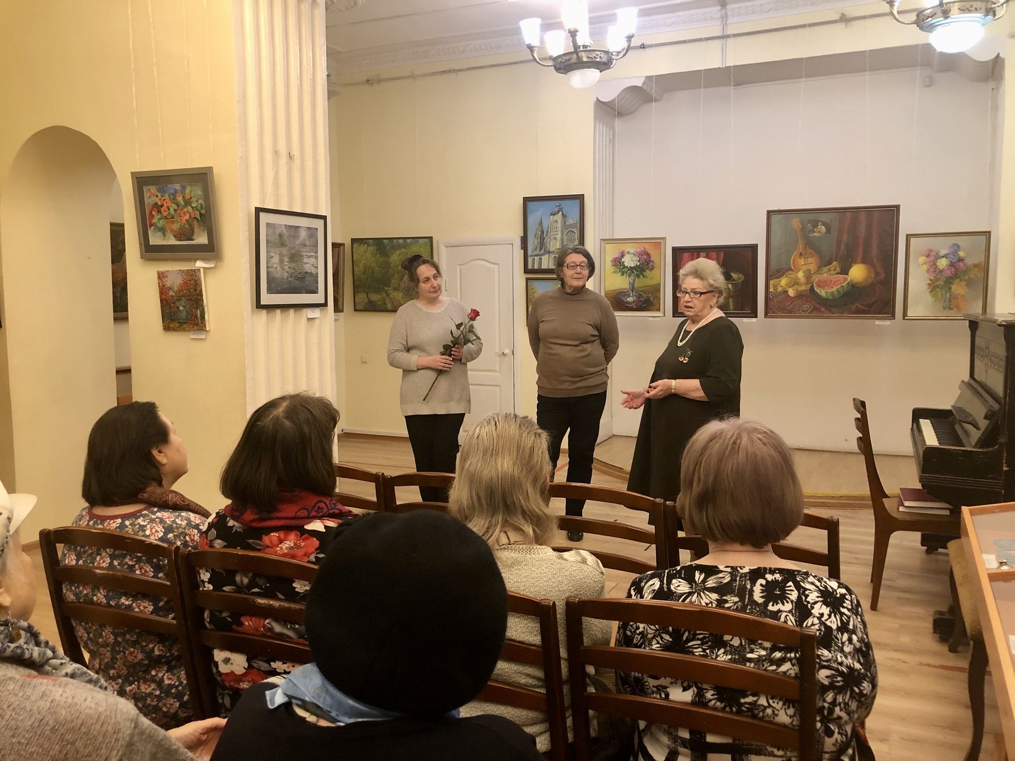 Открытие выставки «Осенняя соната» в культурном центре города Фрязино