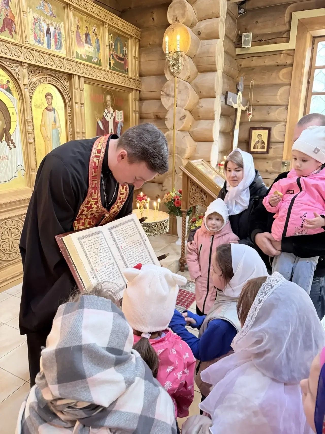 Дошколята в Неопалимовском храме Балашихи