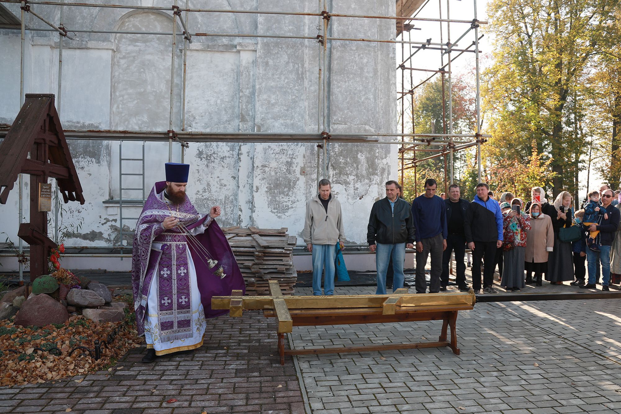 Установка креста на колокольню Сергиевского храма села Новосергиево