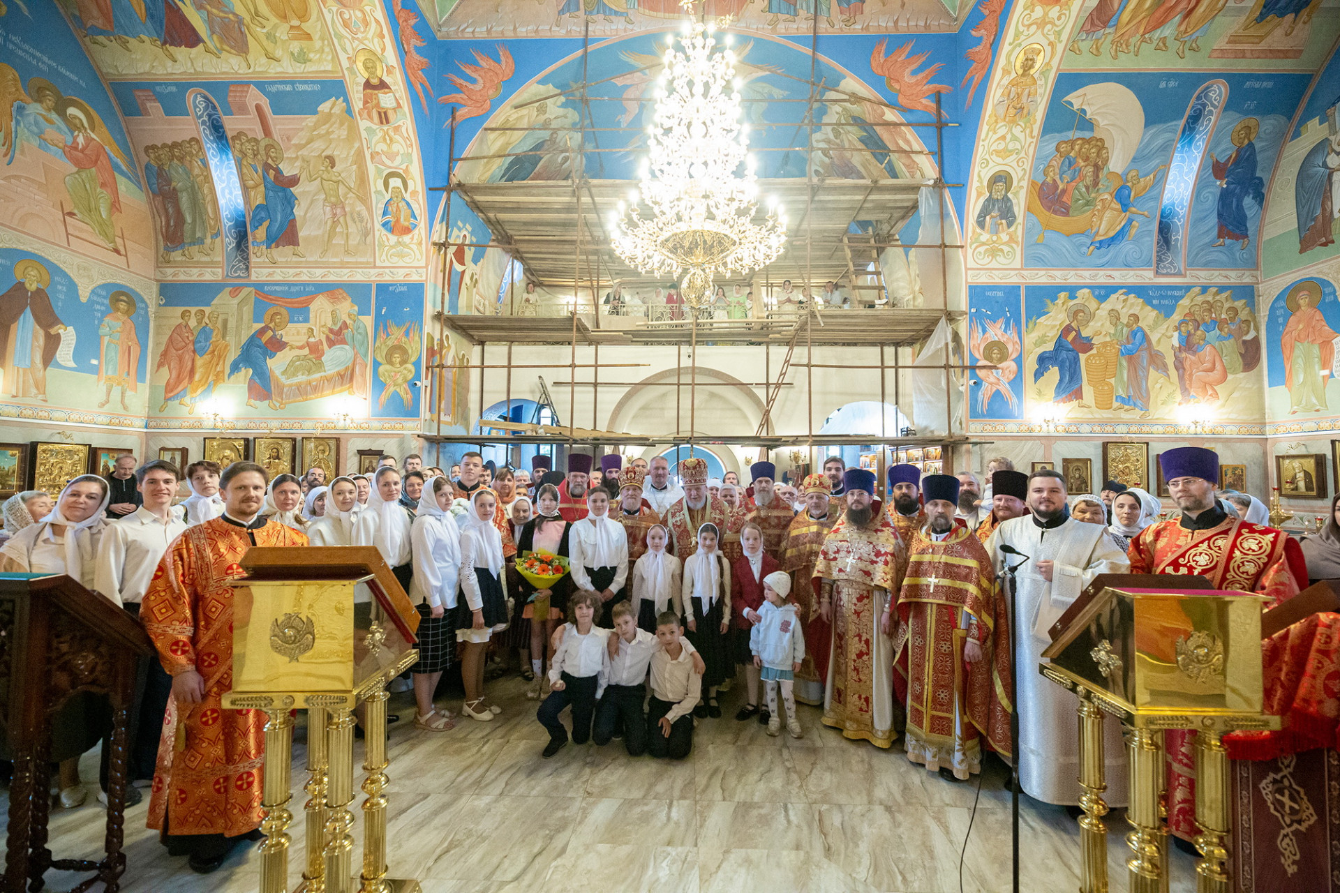 Архиерейское богослужение в Ксениевском храме деревни Медвежьи Озёра
