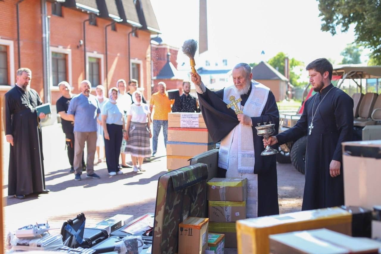 Освящение гуманитарного груза в Ногинске перед его отправкой в зону проведения СВО