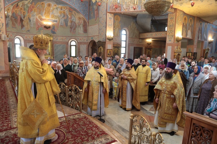 Архиерейское богослужение в Троицком храме г. Реутов 