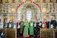 Вручение свидетельств об окончании Библейско-богословских курсов при Троицком соборе г. Щелково