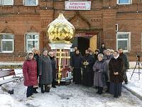 Освящение креста и купола для Крестовоздвиженского храма поселка Мишеронский