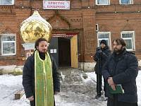 Освящение креста и купола для Крестовоздвиженского храма поселка Мишеронский