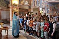 Юные хоккеисты в Троицком храме Реутова