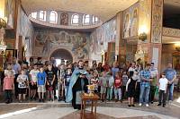 Юные хоккеисты в Троицком храме Реутова