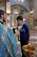 Юные хоккеисты в Троицком храме Реутова