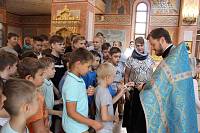 Юные хоккеисты в Троицком храме Реутова