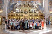 Юные хоккеисты в Троицком храме Реутова