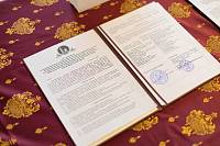 Подписание соглашения между Московским областным театром драмы и комедии и приходом Богоявленского собора Ногинска